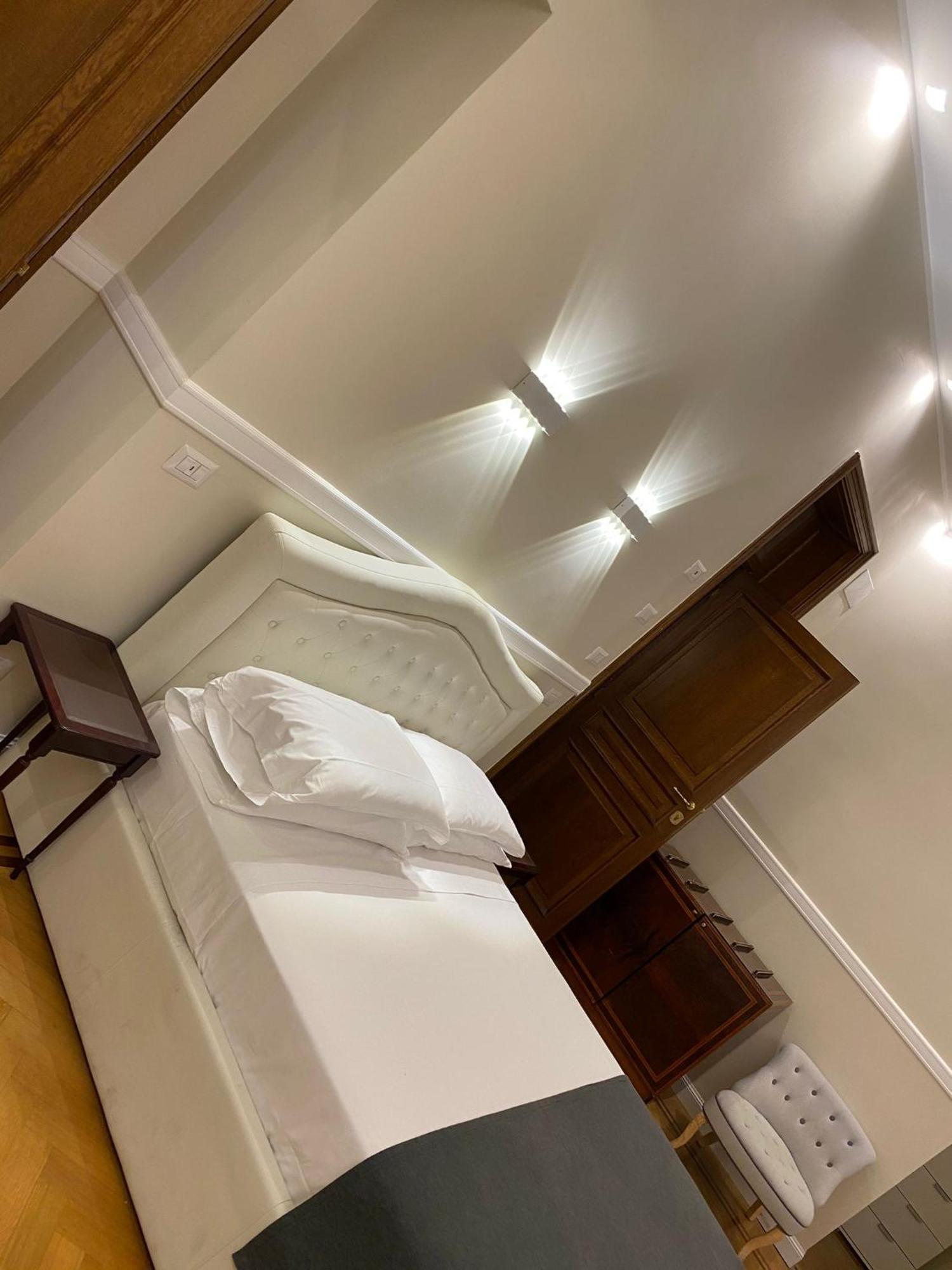 La Residenza Del Sole Al Pantheon Bed & Breakfast Rome Exterior photo